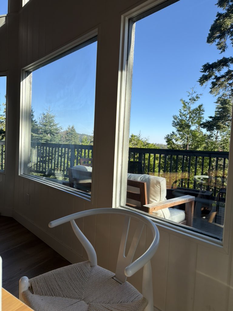 danktre's tweet photo. remote work on top https://t.co/8dkotPUjMN