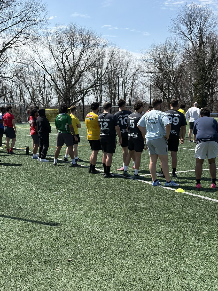 🌊ᗯᗩᐯE👑KIᑎG tweet media