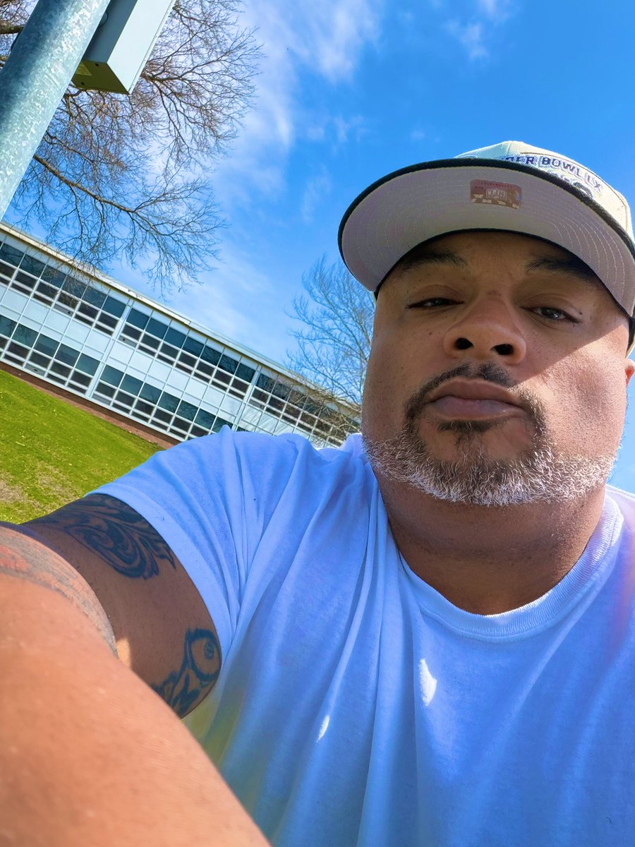 🌊ᗯᗩᐯE👑KIᑎG tweet media