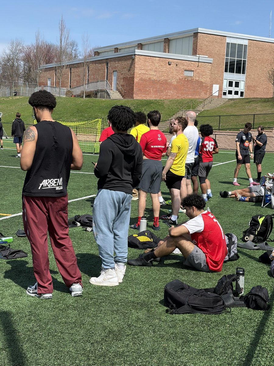 🌊ᗯᗩᐯE👑KIᑎG tweet media