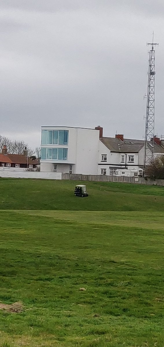 Wyres67's tweet image. It's not every day that you get to see a house that's appeared on #GrandDesigns. #FlamboroughHead #Flamborough #EastRiding #Yorkshire