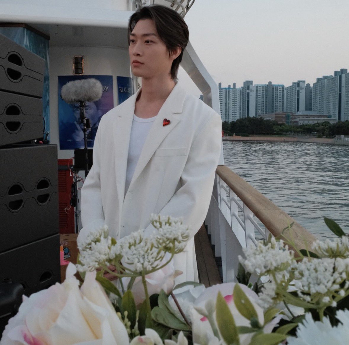 yale ‧₊˚ ⋅❀ XO KITTY SPOILERS tweet media