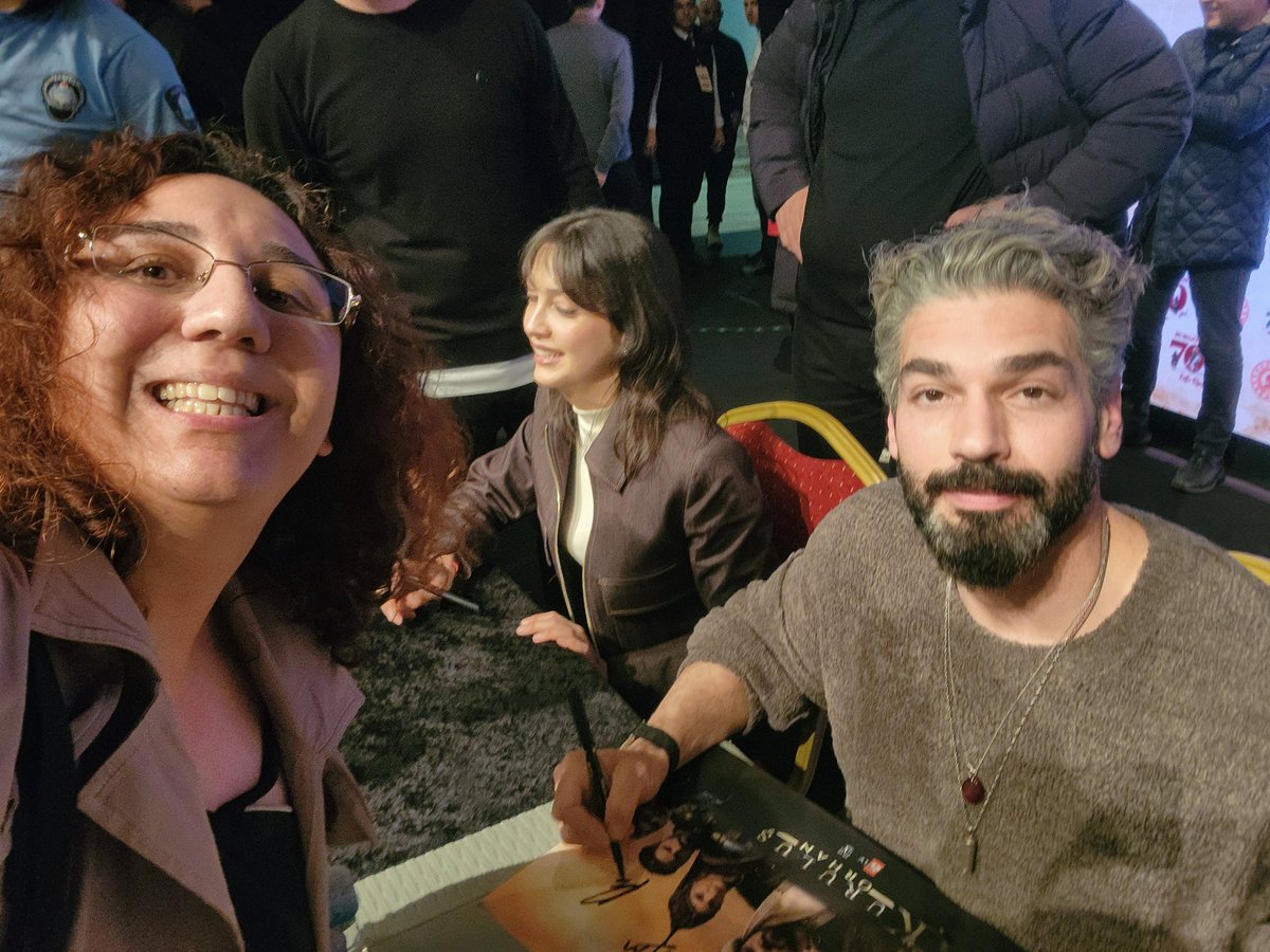 BaykaraAzize21's tweet photo. Bursa'yı fethettiler 🤍
#şükrüözyıldız #MertYazıcıoğlu #çağrışensoy #bursafetih #KuruluşOrhan https://t.co/qw0T0wH0IU