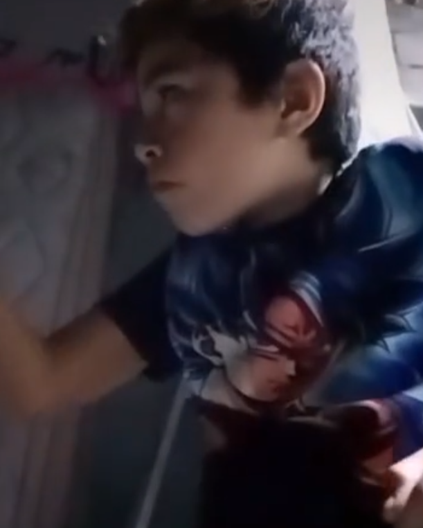 eye_devs's tweet photo. People tiktok right now are making here me out edits of invincible and remaking his wobbly movement

This is literally the next 67 meme and no one is tokenizing this yet

Checkout some of these Posts hundreds of thousands of likes

https://t.co/4GFeT2JuAu

https://t.co/eK1zXgVvEh https://t.co/GvcApL2tg6