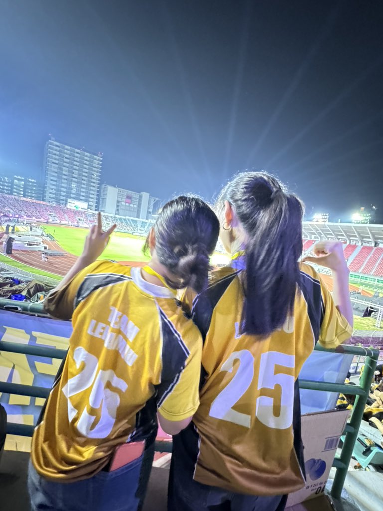 𝑺𝒎𝒊𝒍𝒆 𝑺𝒄𝒉𝒖𝒆𝒕𝒕 แฟนน้องฟรีนตัวจริง🌷🦋 tweet media