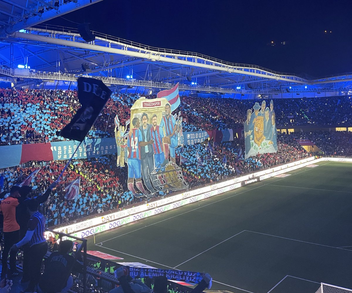 Fatih Sultan Tekkenin ordusu Kostantinapolisi feth etti 🏆 
#TRABZONSPOR
#Trabzonspor 
#galatasaray