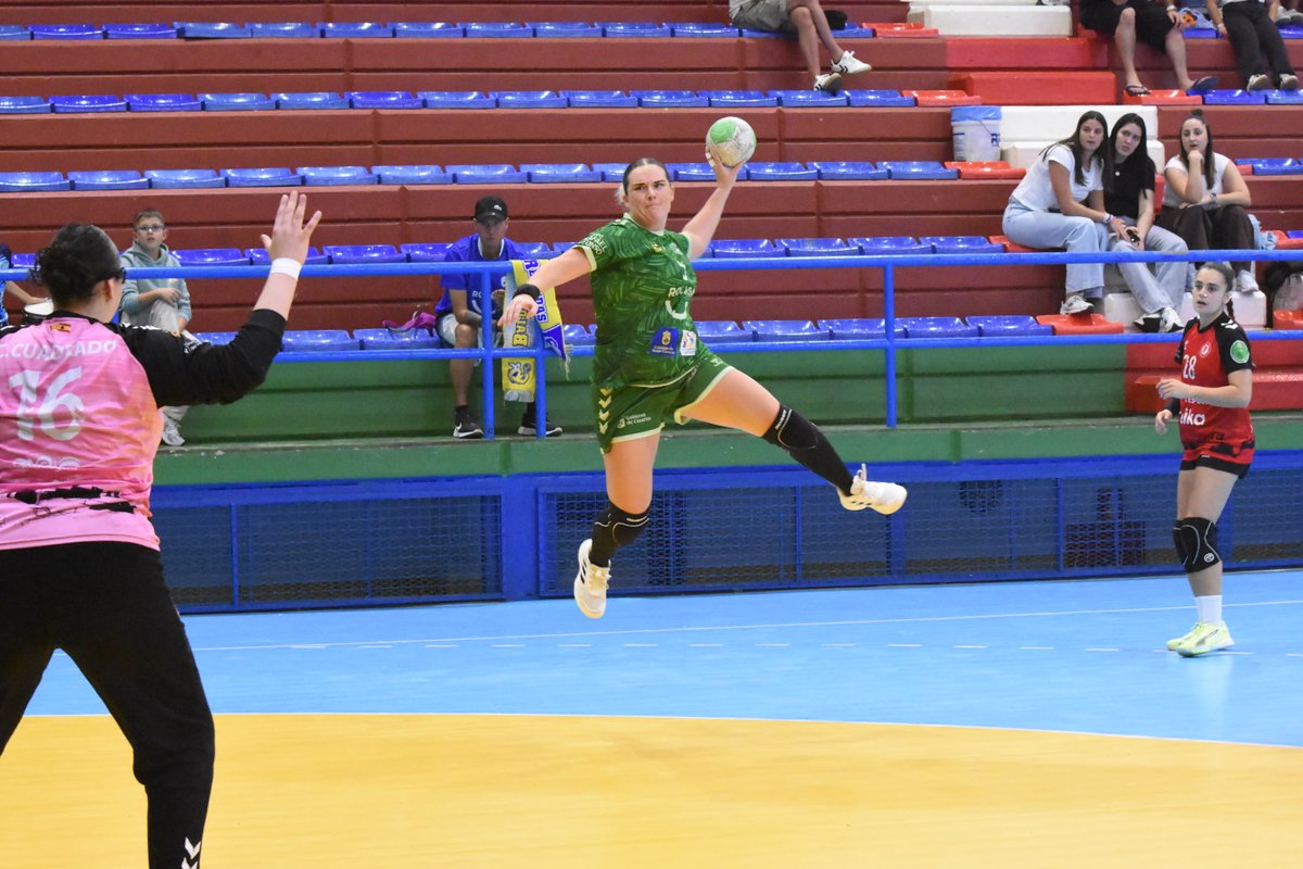 💚 El Antonio Moreno volvió a responder.

🟢 Rocasa Gran Canaria 23-19 C.BM. Morvedre

El equipo supo sufrir, reaccionó tras el 18-18 y cerró el partido con carácter, defensa y una decisiva Lulu Guerra para volver a ganar en casa.