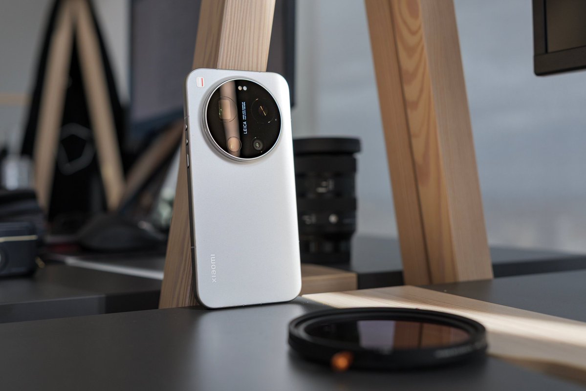 orson_dzi tweet media