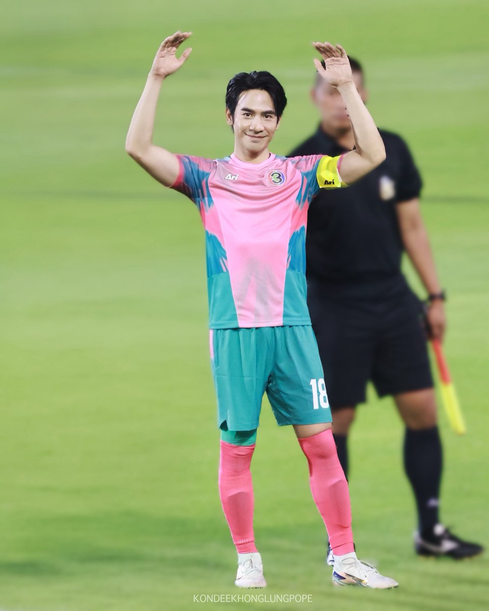 kondeekhonglung's tweet photo. นี่ควรไปนอนเนอะ เช้ามาค่อยทำรูปต่อ https://t.co/jg7u3Svlsr