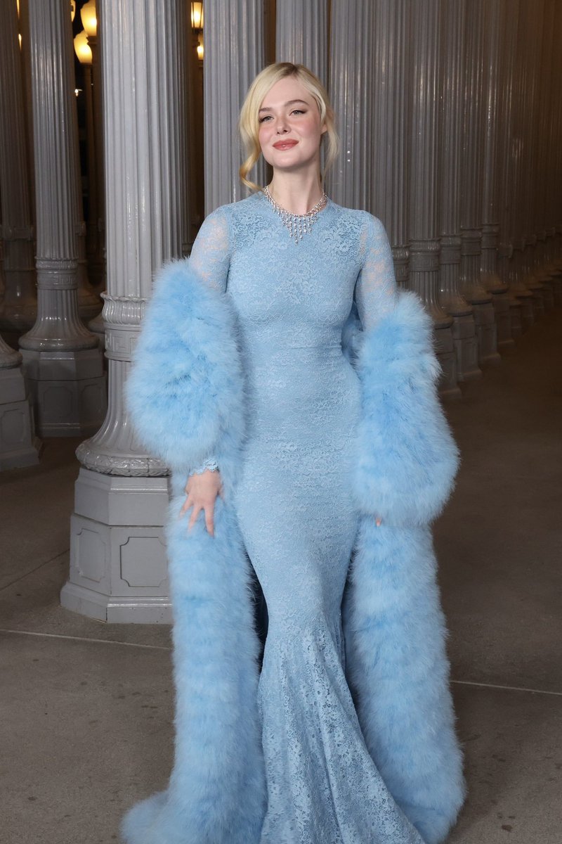 CineCelebsPulse's tweet photo. elle fanning glowing in ethereal blue https://t.co/bwAmXdYQRP