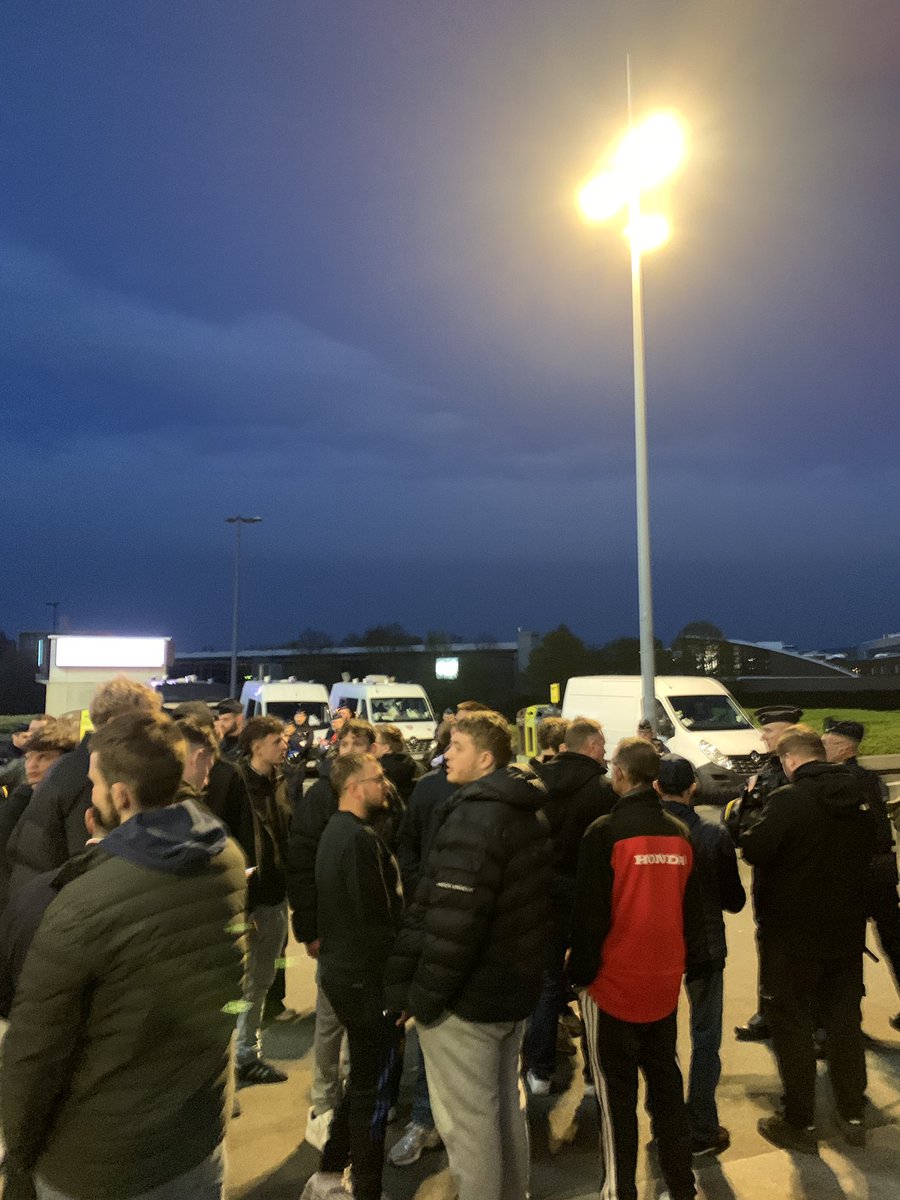 rend l’argent tweet media