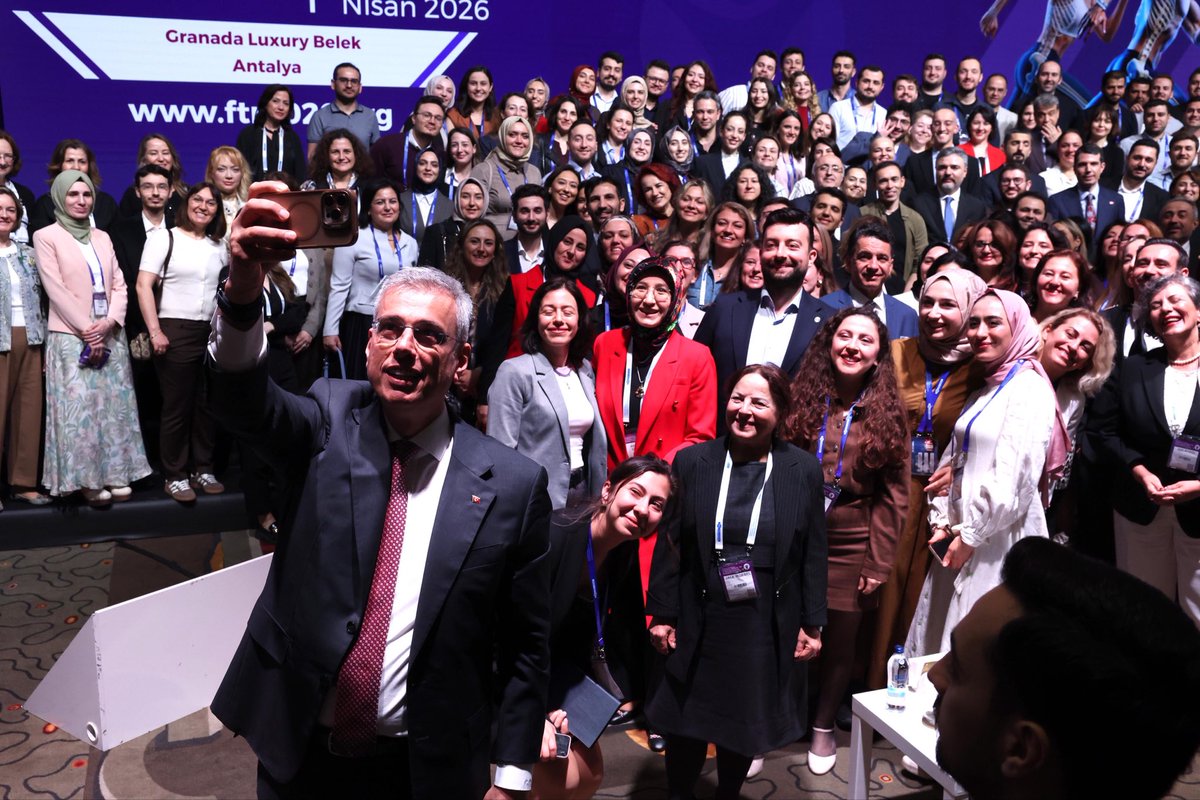 drmemisoglu's tweet photo. Biz Kocaman Bir Aileyiz ❤️

📍31. Ulusal Fiziksel Tıp ve Rehabilitasyon Kongresi https://t.co/stDg8qy0eS