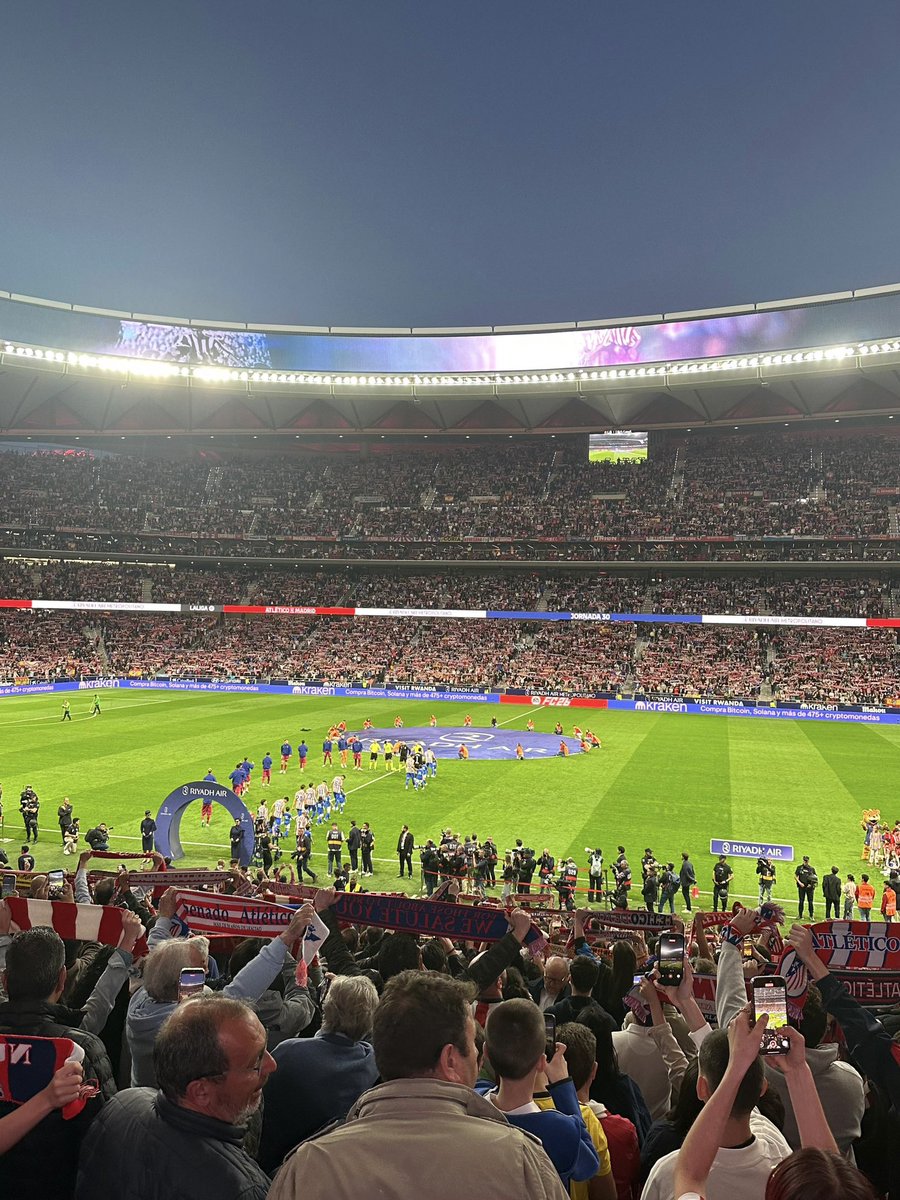 Philipp Lahm tweet media