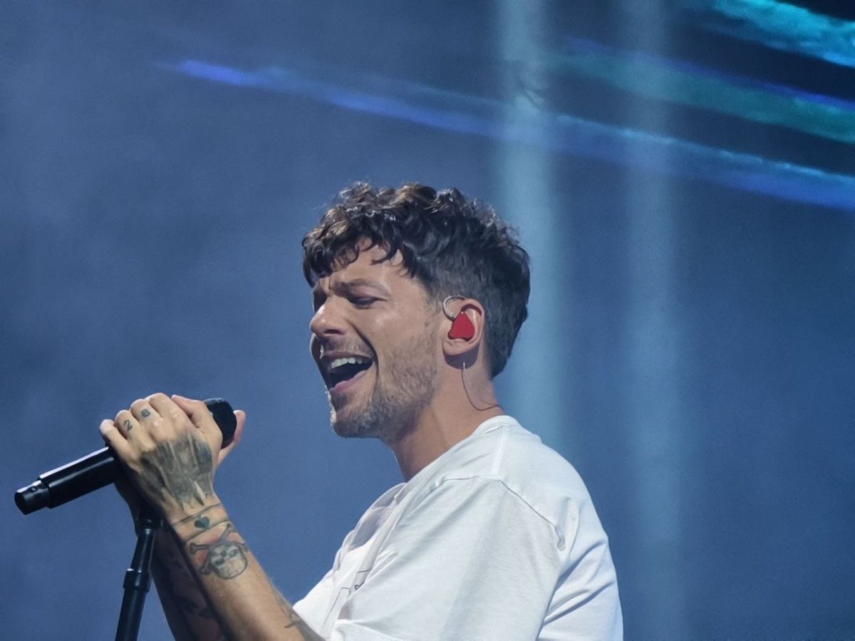 World Tomlinson tweet media