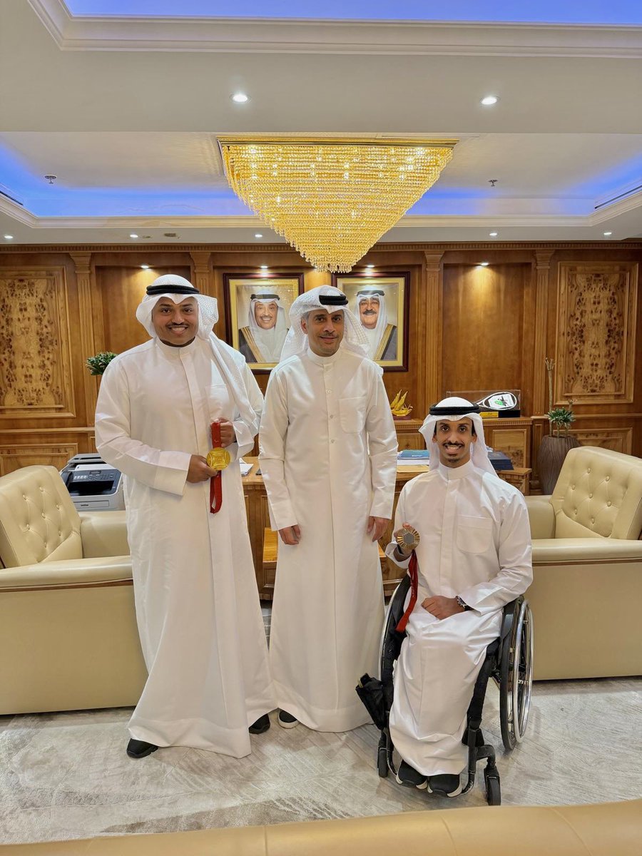 تشرفنا اليوم بلقاء معالي وزير الشباب والرياضة، حيث حظينا باستقبال كريم يعكس حرصه الكبير على دعم الرياضيين والشباب. كان لقاءً مميزًا  استمع فيه معاليه إلى طموحاتنا وتطلعاتنا، مؤكدًا دعمه المستمر لمسيرتنا الرياضية. نعتز بهذا اللقاء الذي يمنحنا دافعًا أكبر لمواصلة تحقيق الإنجازات