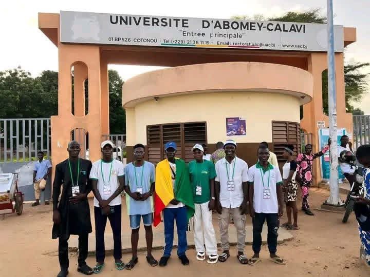 CritikMag tweet media