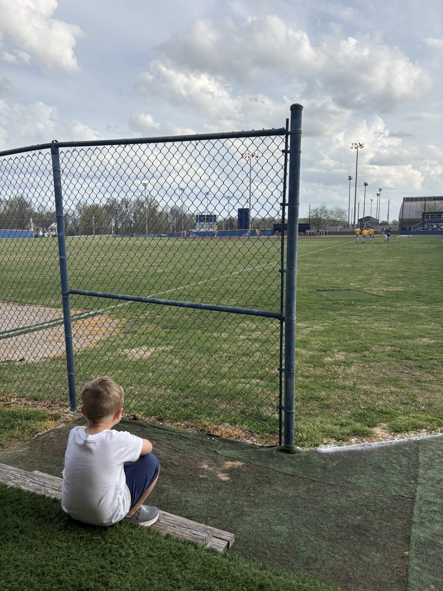 HoustonDillman3's tweet photo. Just another day at the field! #FutureKnight ⚾️ https://t.co/8JwKUriFYq