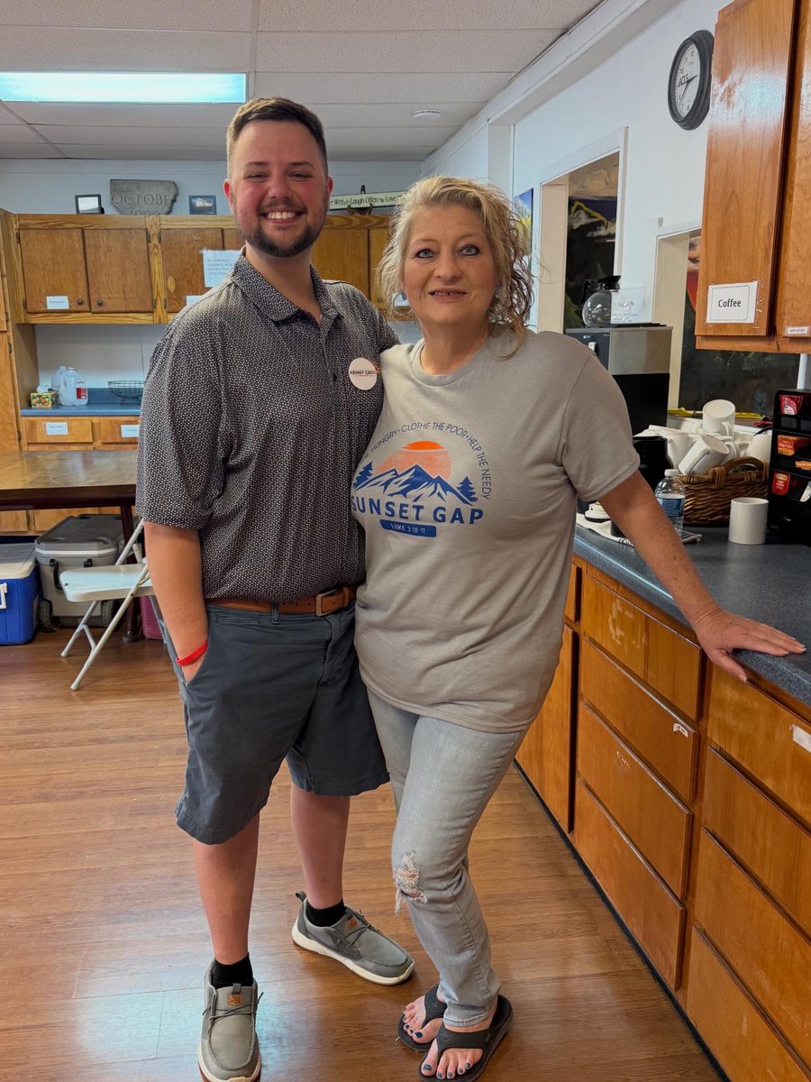 KDCodyTN's tweet photo. Today, so many churches and organizations are sponsoring Easter egg hunts for our District's kids. @KatilynWebb and I took some cases of water to Sunset Gap, Liberty Church of Cosby, and Grassy Fork Community Center to make sure all the hard workers were hydrated.

#VoteKennyCody2026 #EnergyAndEffort