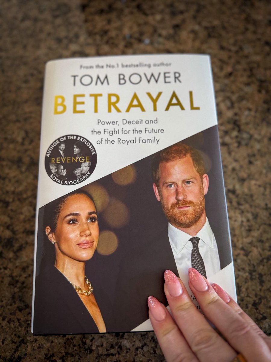 Revealing tweet media