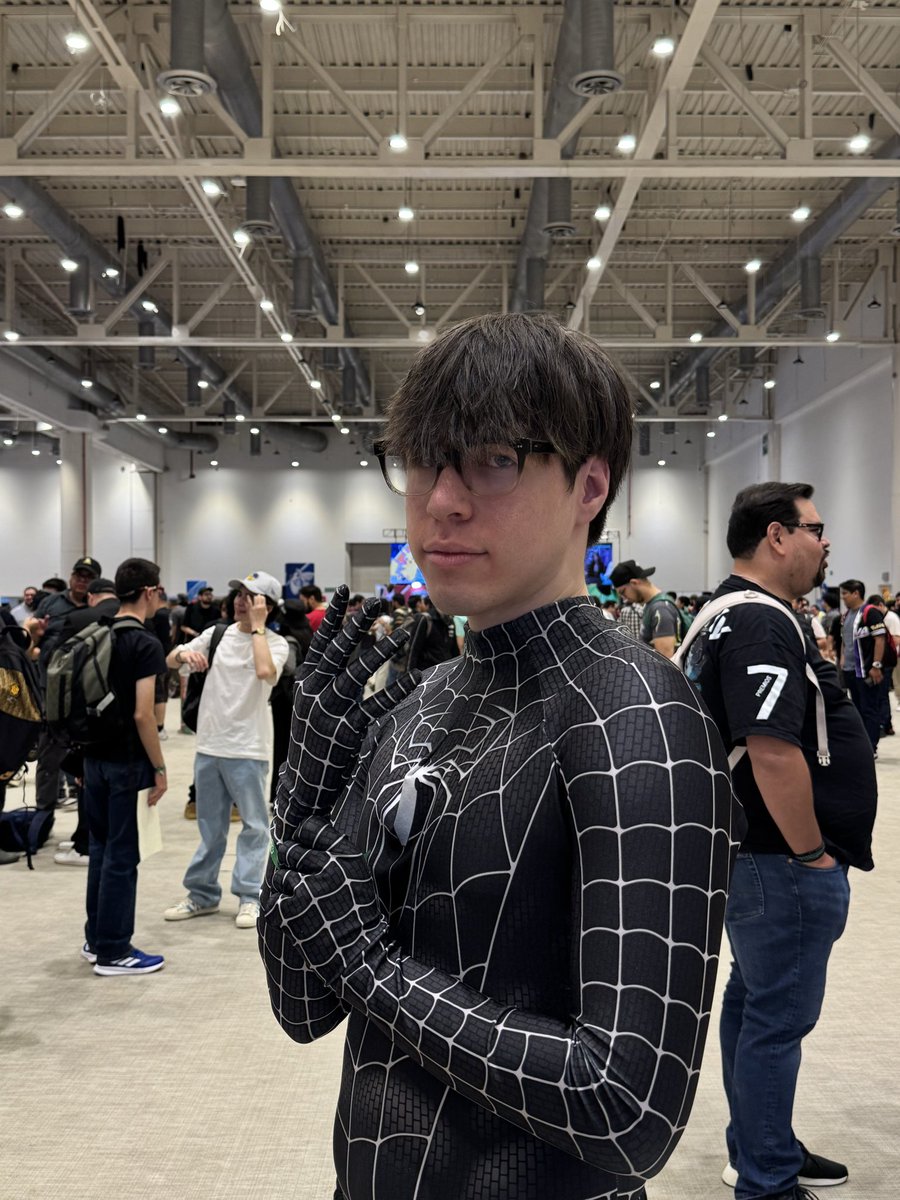 Jimcarona tweet media