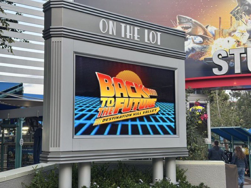 Universal Doves tweet media