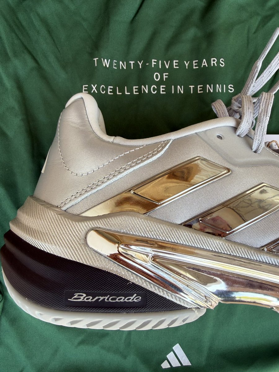 danyasun's tweet photo. Back To Tennis 🎾 #adidasbarricade 
All Day I Dream About Slice https://t.co/BCGkZGgfI0