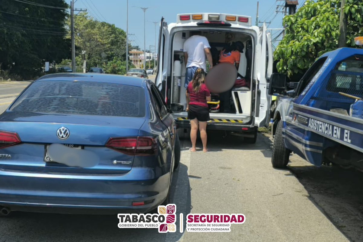SSPCTabasco's tweet photo. La #PECTabasco del destacamento de Paraíso en coordinación con el Sistema Estatal de Urgencias y el Consejo Estatal para la Prevención de Accidentes (COEPRA) Tabasco brindaron primeros auxilios a una familia debido a que una menor de edad tuvo un accidente en su domicilio. https://t.co/vNvE6WuPSV
