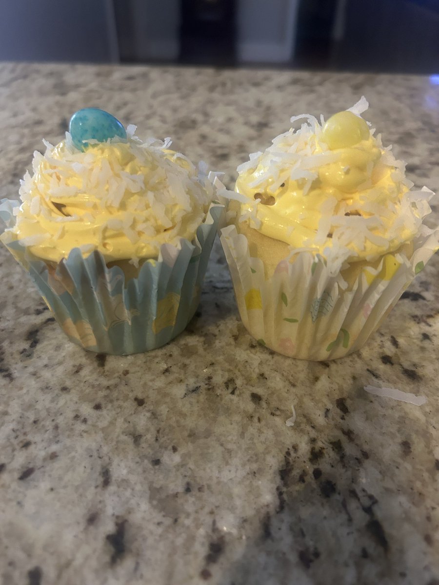 mika ꩜ tweet media