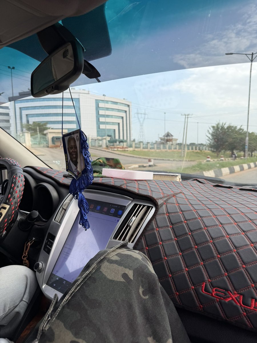 ST PRINCE tweet media