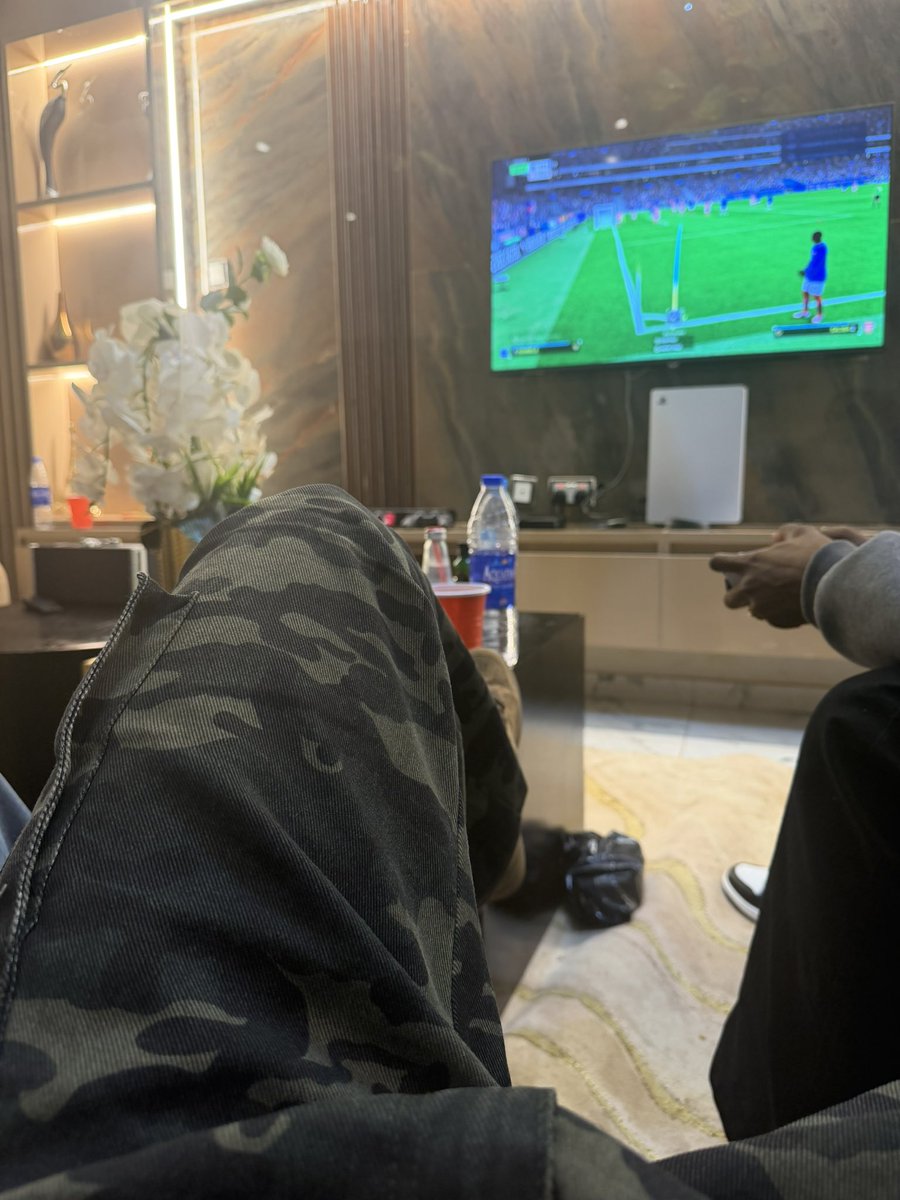 ST PRINCE tweet media