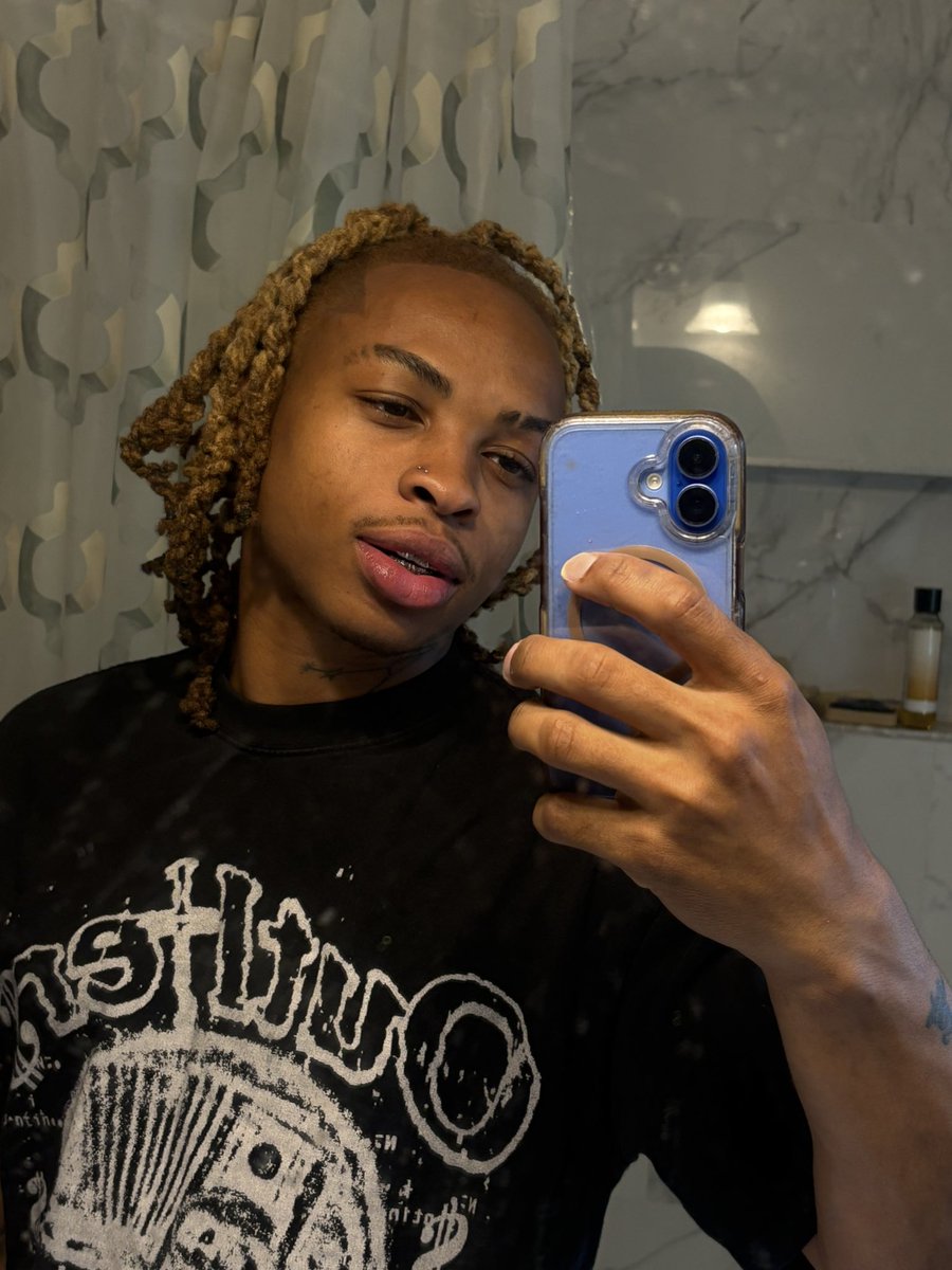 Tsm0ove's tweet image. What you wanna do ? 
#fypシ゚ #face