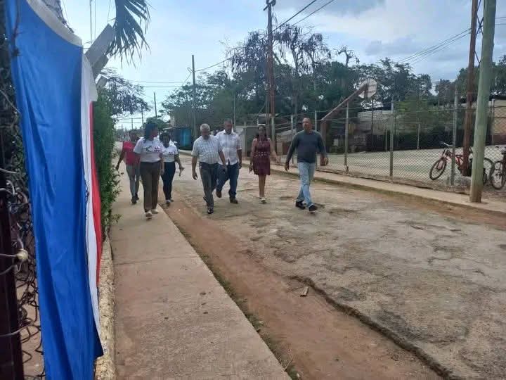 Feem_mayabe's tweet photo. #SanNicolas fue sede de un intercambio con estudiantes de la #FEEMMayabequense con la presencia de nuestro Primer Secretario del PCC y de la Secretaria de la #UJCMayabeque como parte de las actividades por este 64 Aniversario de la Unión de Jóvenes Comunistas. 

#FEEMdeCuba https://t.co/X1G1eToeL4
