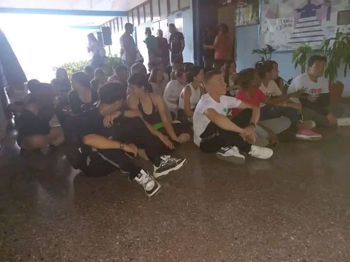 Feem_mayabe's tweet photo. #SanNicolas fue sede de un intercambio con estudiantes de la #FEEMMayabequense con la presencia de nuestro Primer Secretario del PCC y de la Secretaria de la #UJCMayabeque como parte de las actividades por este 64 Aniversario de la Unión de Jóvenes Comunistas. 

#FEEMdeCuba https://t.co/X1G1eToeL4