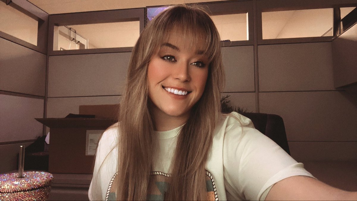 CrownedRuby tweet media