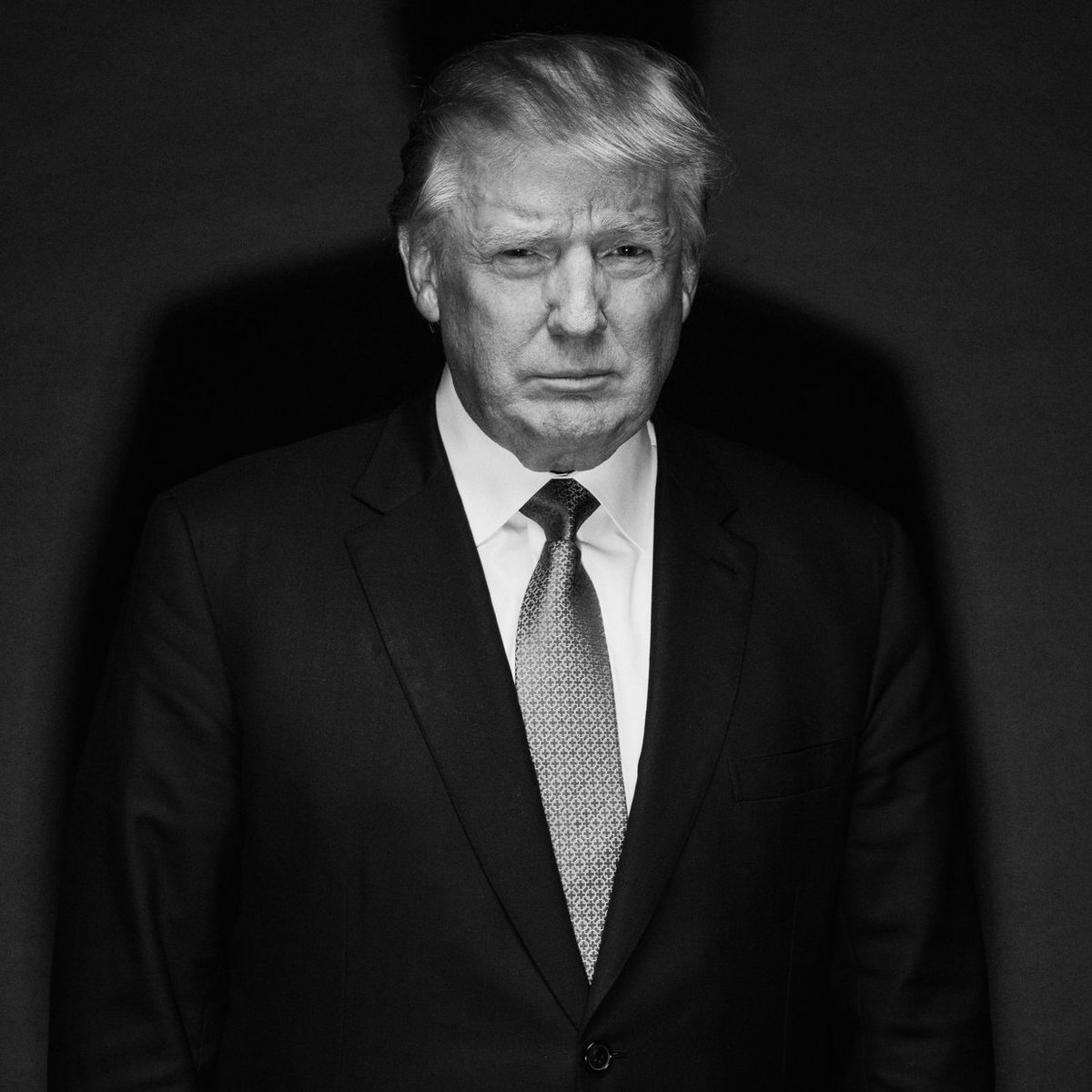 SİYAH SANCAK tweet media