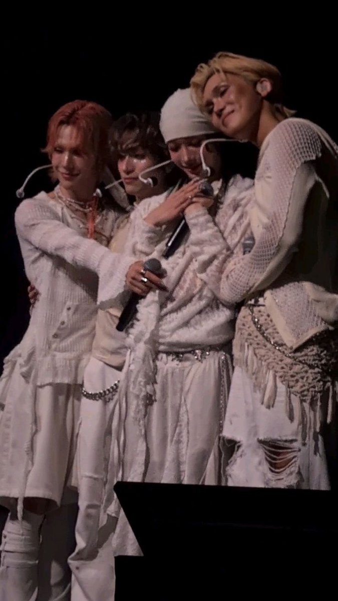 scentwhore #5 | Arthur 🏳️⚧️🐟 vai ver o xlov tweet media