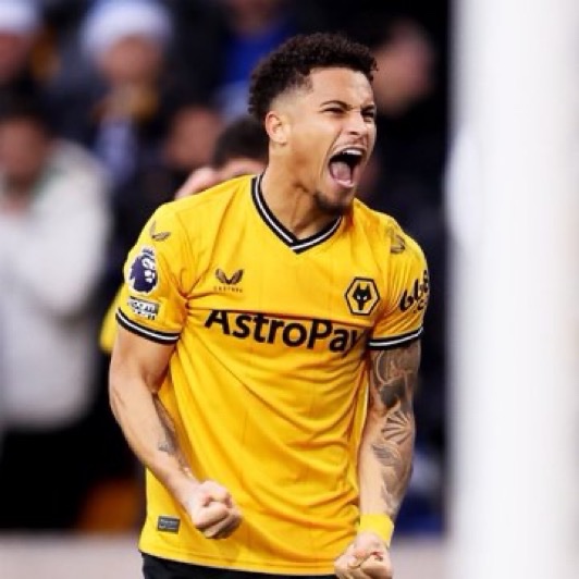 SimplyUtd's tweet image. 🚨 𝐁𝐑𝐄𝐀𝐊𝐈𝐍𝐆!

Manchester United have held initial discussions with João Gomes’s representatives over a potential summer move to Old Trafford.

The 25-year-old is open to the transfer, and with Wolverhampton Wanderers facing relegation, the club are willing to sell for
