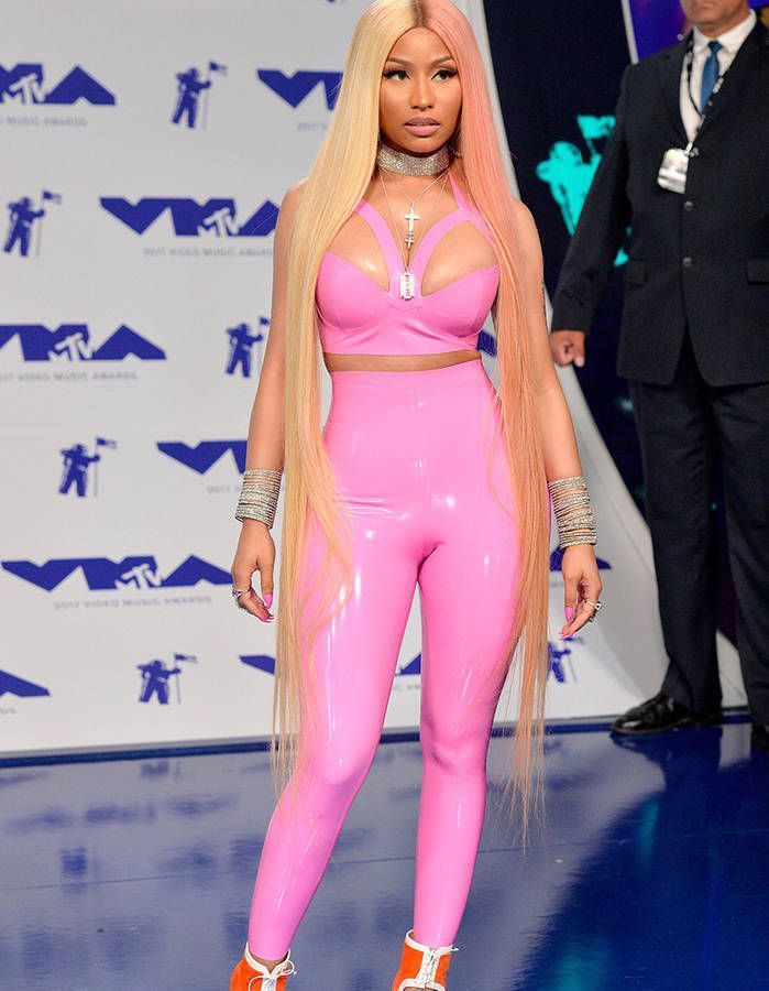 Nicki4orever's tweet image. The 2017 VMAs were a literal Barbie fever dream. Nicki in that pink latex? UNFORGETTABLE. 🎀💖🔥 #NickiMinaj #VMAs #BarbieCore #QueenOfRap Queeennnn🩷🩷🩷💜💜💜💖💖💖🤍🤍🤍