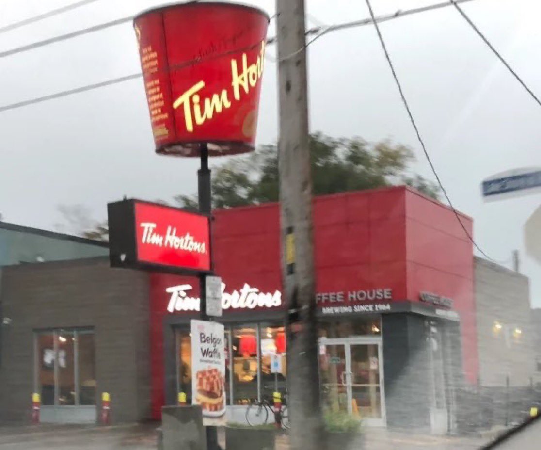 Oh Canaduh tweet media