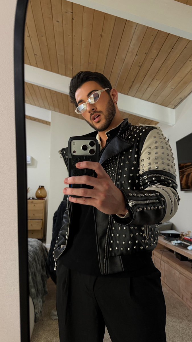 Manny MUA tweet media