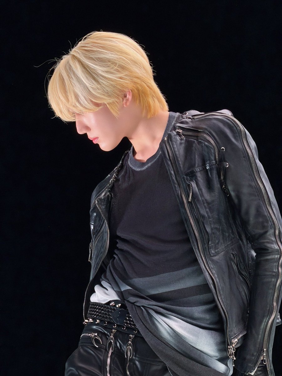 KEYVITUP_FRANCE's tweet photo. 🗝️ → + CHAT  (📸) 

#HYUNMIN ( #현민 )  : Qu'avez-vous tous pensé de "Best One" ??🥺 En fait, nous préparons cette chanson depuis mai de l'année dernière, nous étions donc vraiment curieux et nerveux de connaître les réactions de tout le monde (+)

• #KEYVITUP #키빗업 • 🫐 https://t.co/DlMkwqXve5
