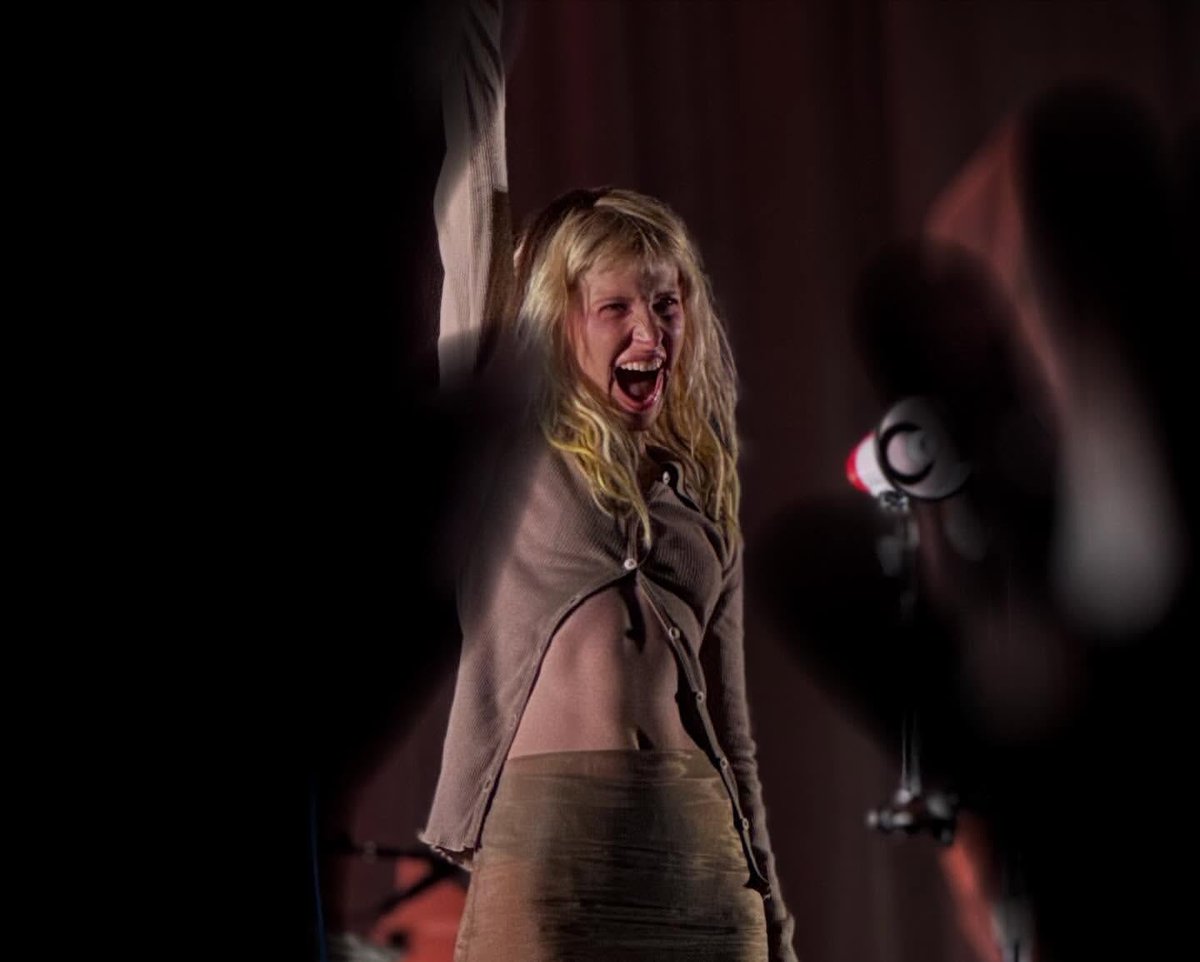 andrea from paramore🖤 tweet media