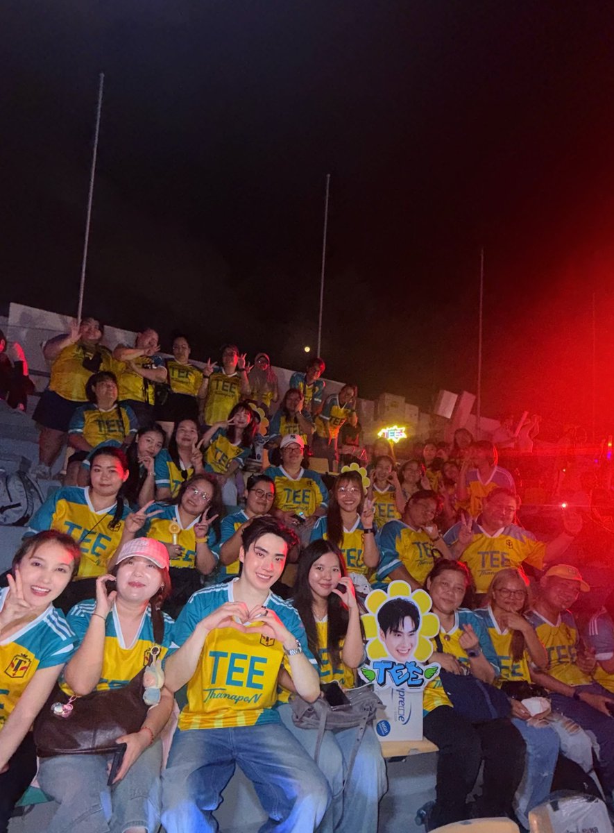 Tee_Jaruji's tweet photo. #56ปีCh3LandDomDDay
ขอบคุณแฟนๆ ของตี๋ และแฟนๆช่องสาม
ที่สนับสนุนและติดตามกันมาอย่างยาวนานนะครับ  วันนี้ได้ขึ้นโชว์สนุกสนานมอบความสุขให้กับทุกคน ดีใจมากๆครับ หวังว่าทุกคนจะมีความ���ุขไปพร้อมกับพวกเราชาวช่องสามนะครับ ขอบคุณทุกคนที่มาหาตี๋และคนที่ส่งกำลังใจมาให้ ขอให้เดินทางกลับโดยสวัสดิภาพ แล้วเจอกันใหม่โอกาสหน้านะครับ  🥰❤️🤗😘  รักคับ🫶🏻