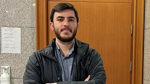 cumhuriyetgzt1's tweet photo. Tutuklu gazeteci İsmail Arı: Haber alma hakkınıza ve gazetecilere sahip çıkın
https://t.co/m9iLfBlSuc https://t.co/xbqnLWXnFc