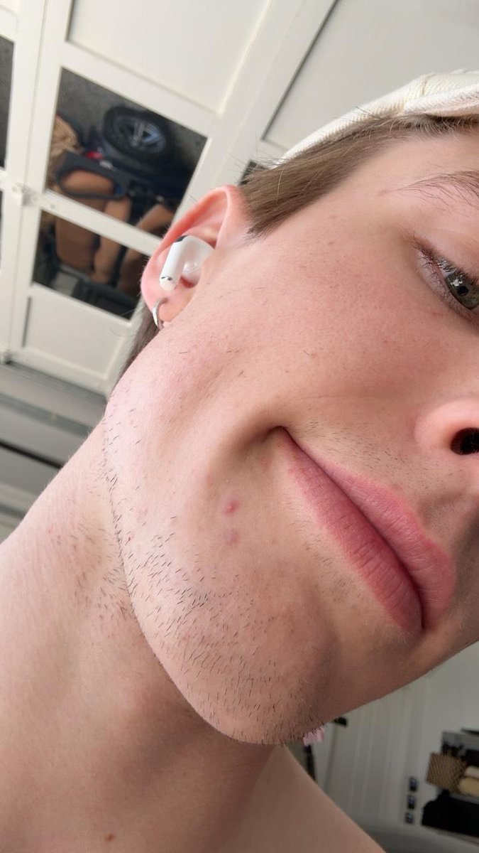 𝗜𝗡𝗦𝗧𝗔𝗚𝗥𝗔𝗠
                   ━━━  @𝙡𝙪𝙠𝙚𝙞𝙫𝙖𝙣𝙤𝙫_

              Face photo dump

      ─────────────
      ⌂         ⌕         ⊞         ♡