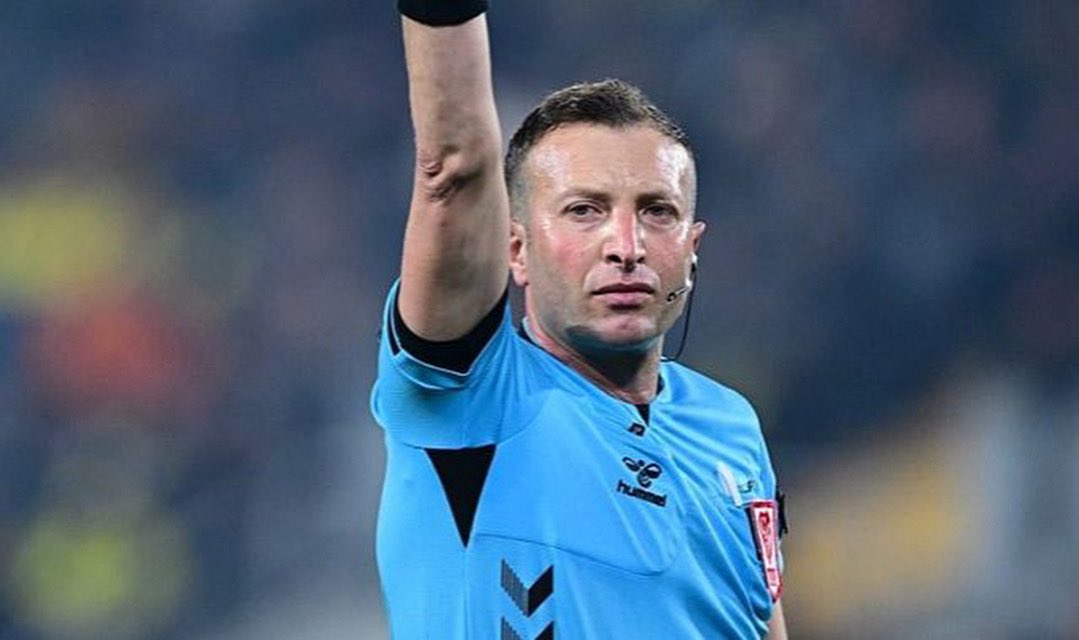 Bugün Trabzon’da HARAMZADELERE, milyonların gözü önünde sergilenen bu çifte standart, yarın oynanacak Beşiktaş derbisi öncesi duyduğumuz endişeleri haklı bir zemine oturtmaktadır!

Özellikle geçmiş kararları ve tutumuyla bilinen Yasin Kol’un böylesine kritik bir maça atanması,