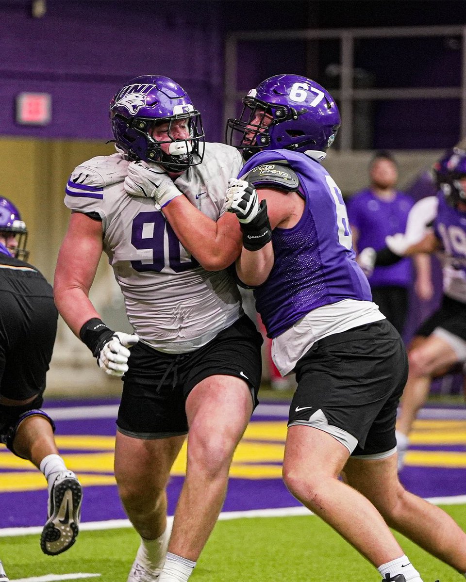 UNIFootball's tweet photo. Week 1 ✅ 

#EverLoyal | #LegacyEra | #UNIFootball https://t.co/JcMi7X13G9