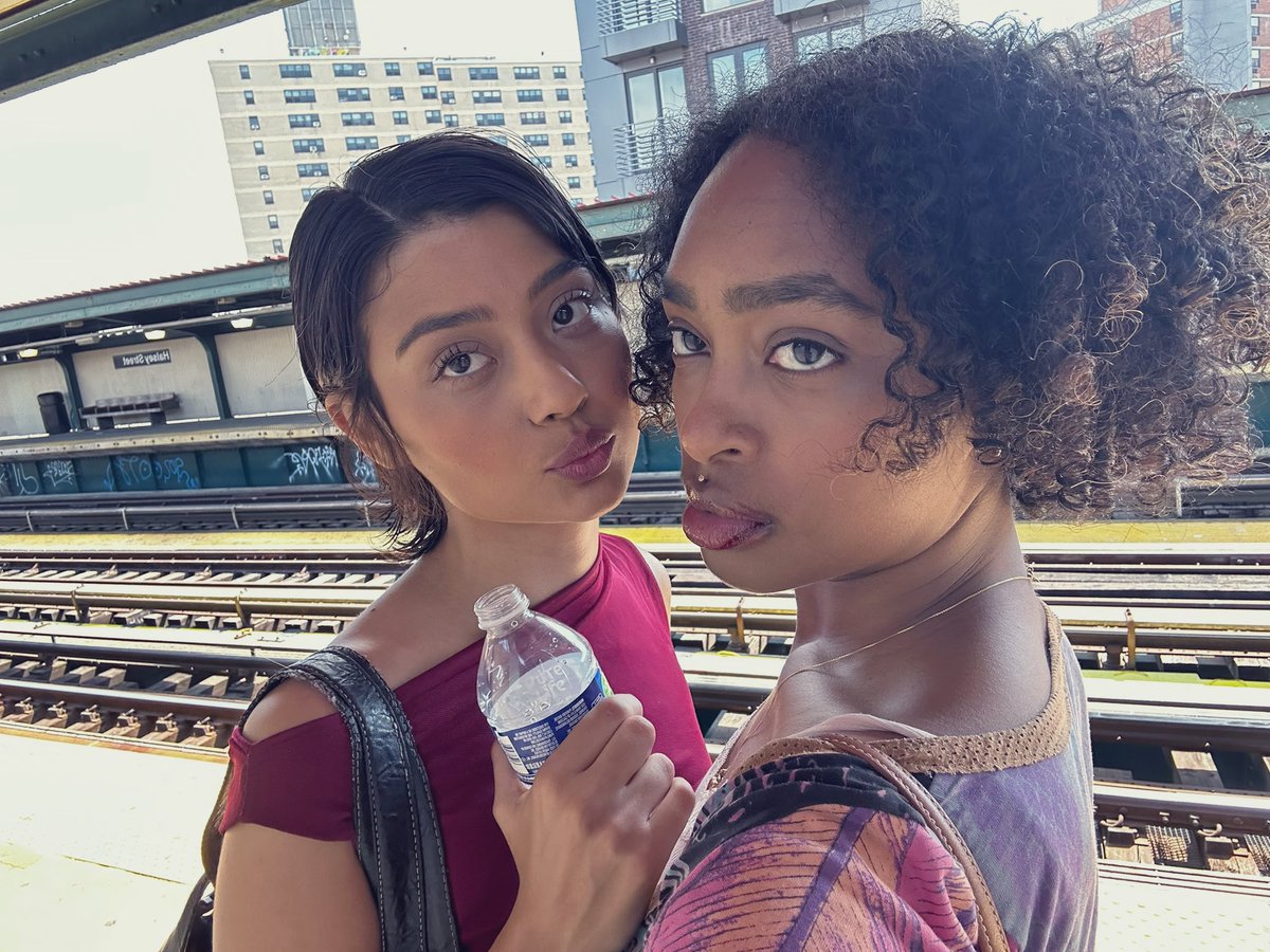 comfort king tweet media