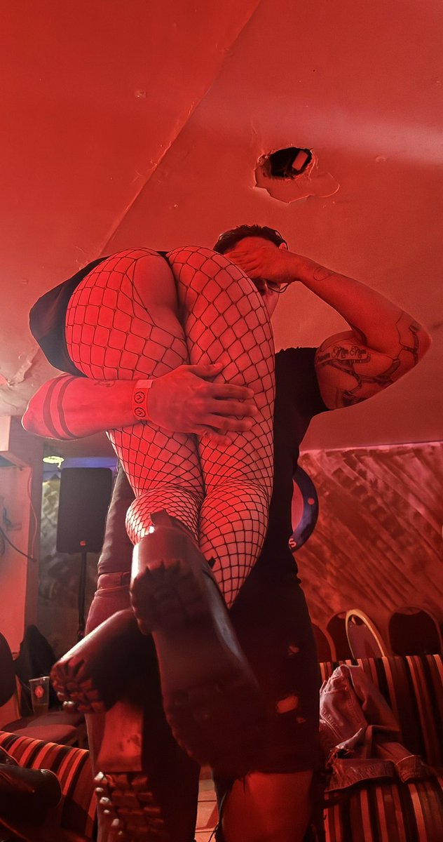 DobleeParejaCuerna tweet media