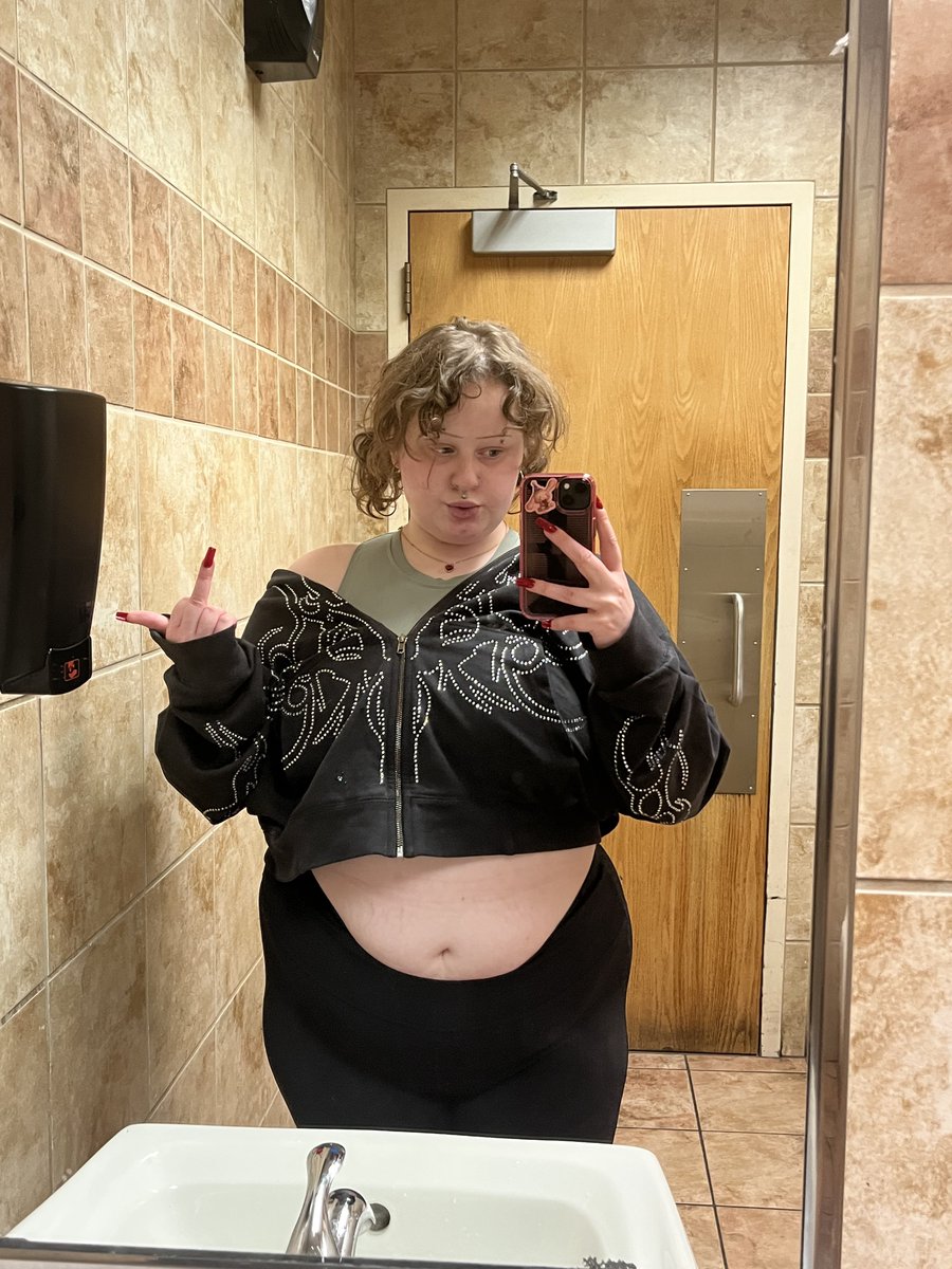 mily ⋆˖⁺🍓‧₊ tweet media